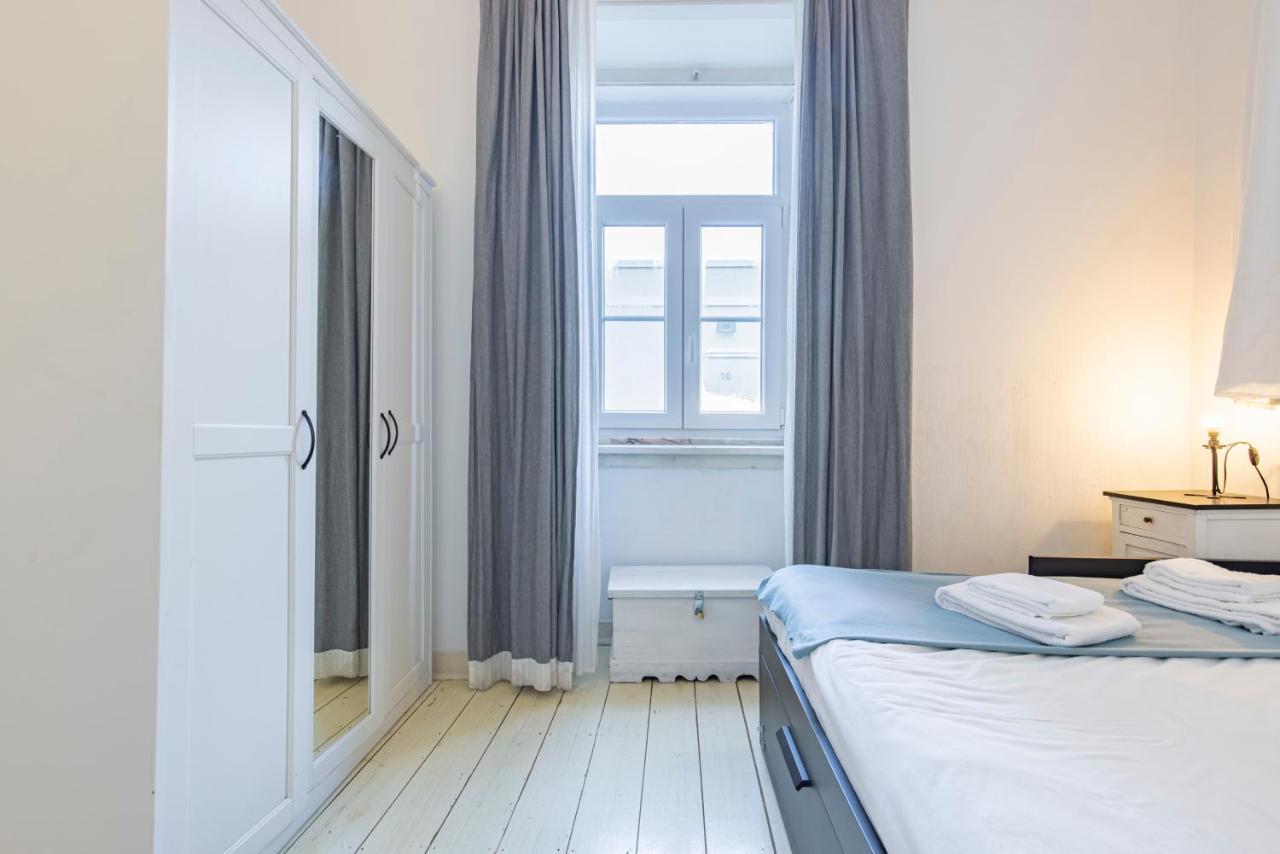 3Bdr Mouraria Apartment By Lovelystay Lisbona Esterno foto